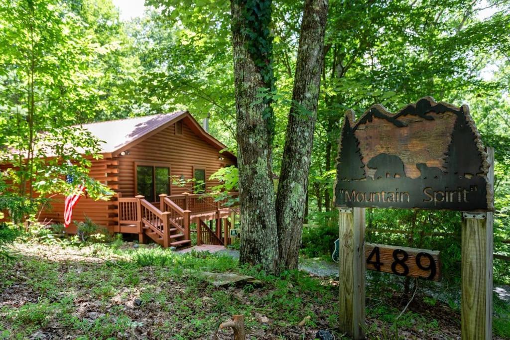 Mountain Spirit Cabin - Fireplace And Hot Tub Vila Blue Ridge Exterior foto