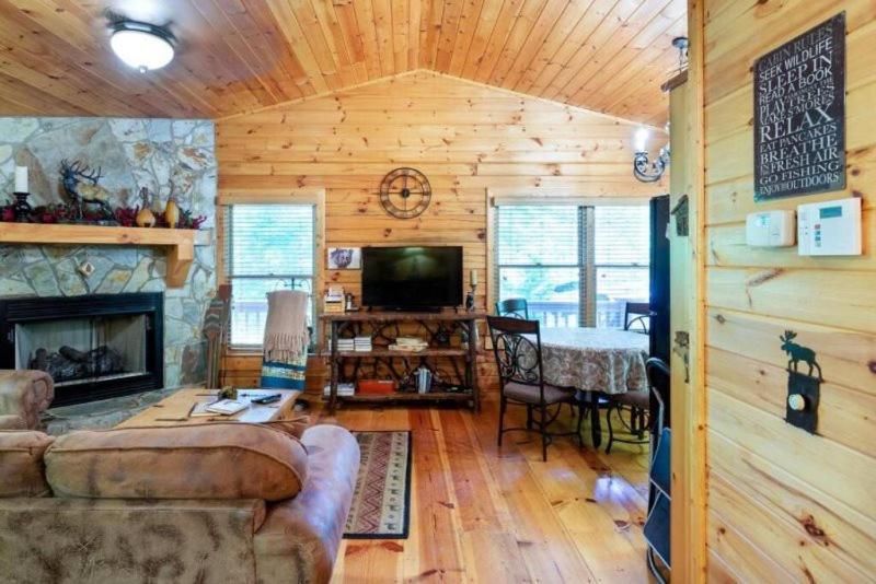 Mountain Spirit Cabin - Fireplace And Hot Tub Vila Blue Ridge Exterior foto
