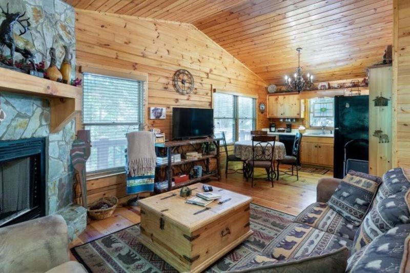 Mountain Spirit Cabin - Fireplace And Hot Tub Vila Blue Ridge Exterior foto