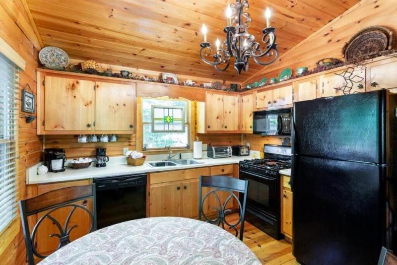 Mountain Spirit Cabin - Fireplace And Hot Tub Vila Blue Ridge Exterior foto