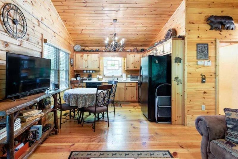 Mountain Spirit Cabin - Fireplace And Hot Tub Vila Blue Ridge Exterior foto