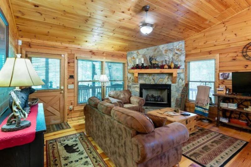 Mountain Spirit Cabin - Fireplace And Hot Tub Vila Blue Ridge Exterior foto